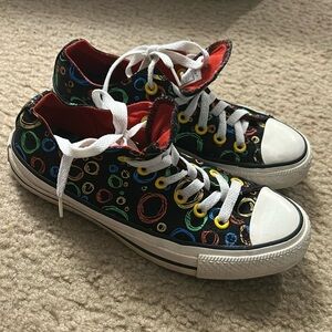 Women’s 7 Converse All Stars Low Top Chuck Taylor Sneakers Colorful Bubbles